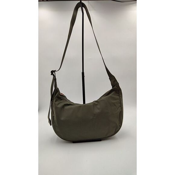 Quince Women Revive Nylon Crescent Shoulder Bag Green No Size - Picture 2 of 3